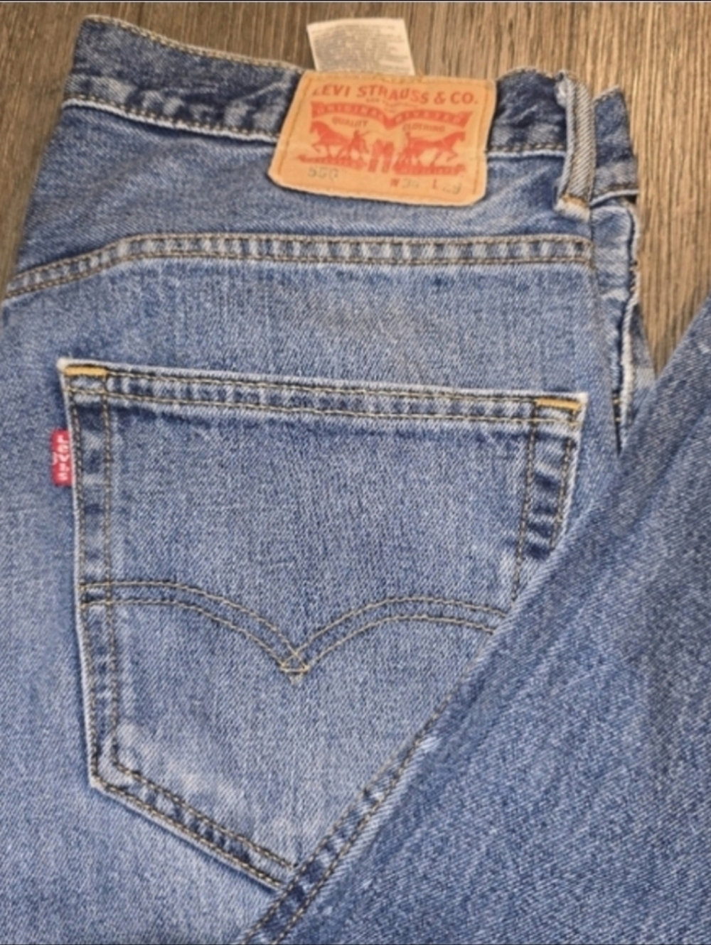 Levi's 550 34x29 Distressed Jeans